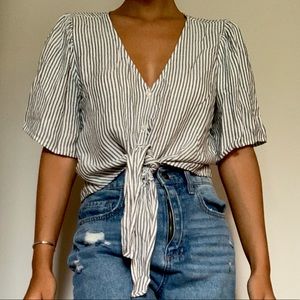 ABERCROMBIE STRIPE BUTTON DOWN🖤